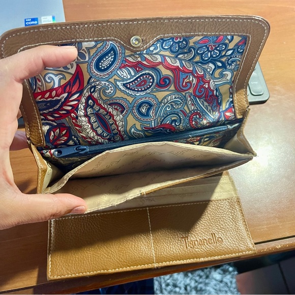 Tignanello Leather Wallet - Picture 7 of 7